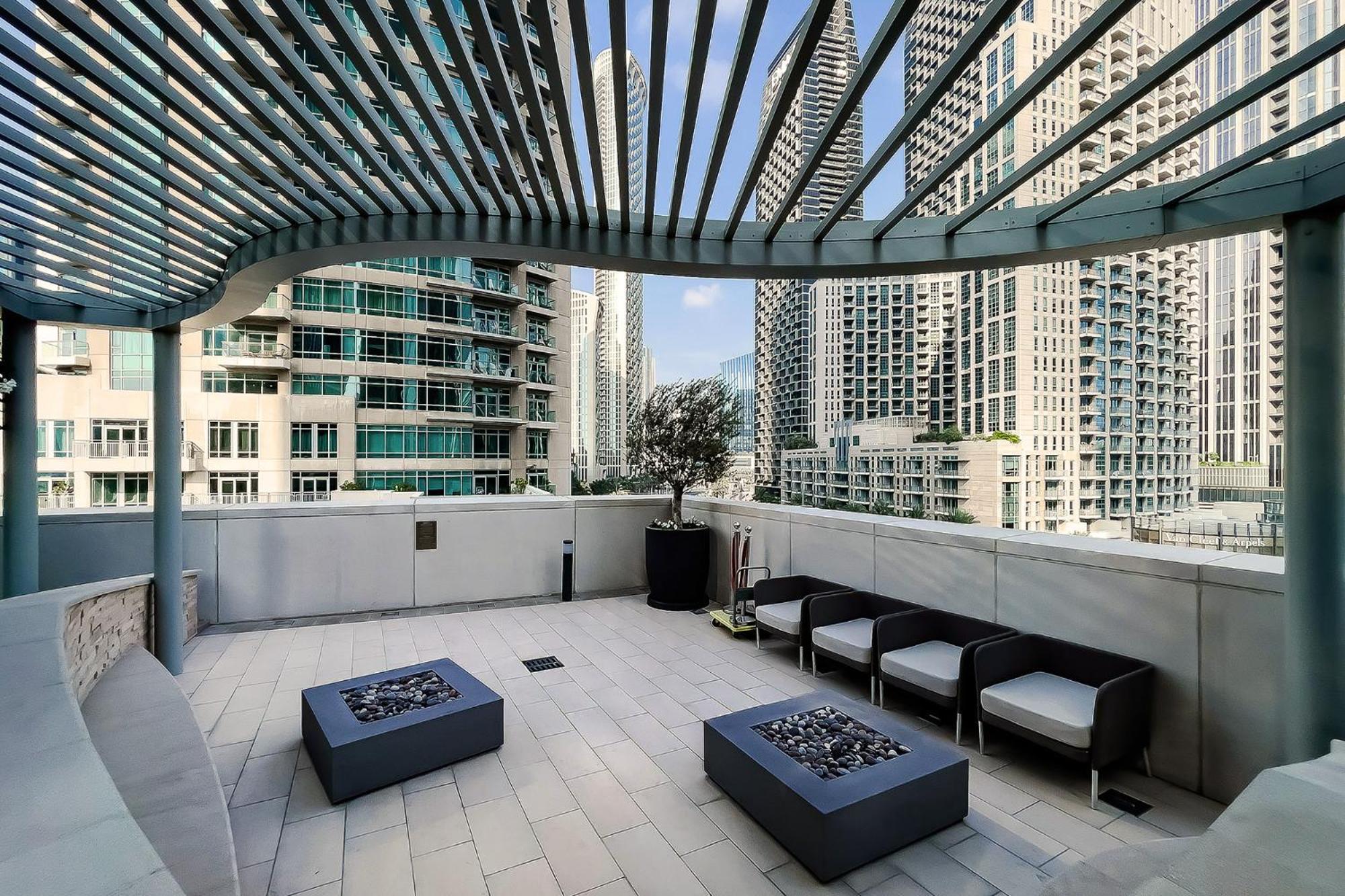 Lux Downtown Living Apartment Dubai